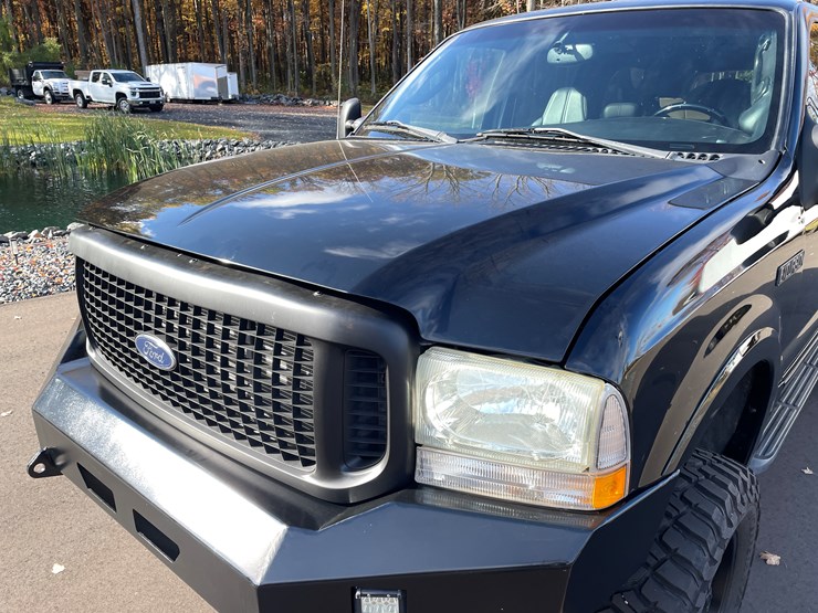 2004-ford-excursion-limited-image-11