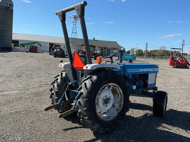 1983-ford-1510-image-9