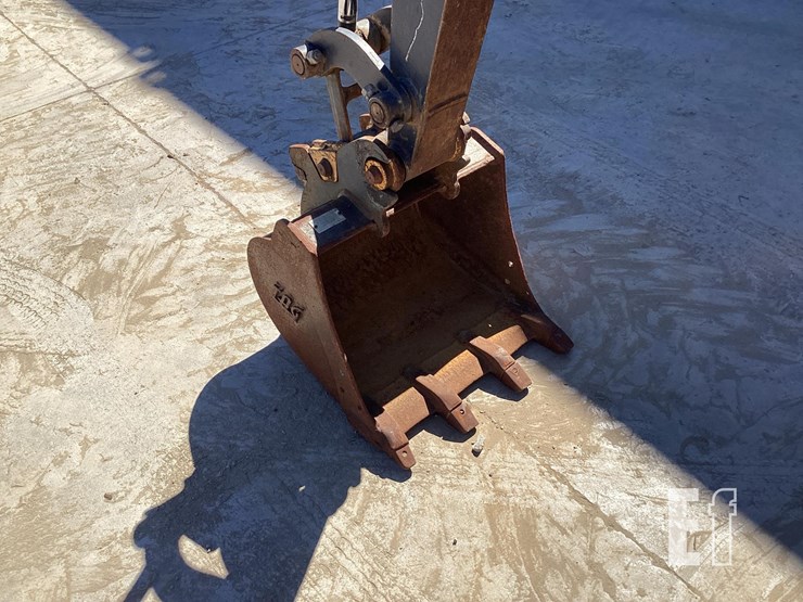 2020-deere-35g-image-10