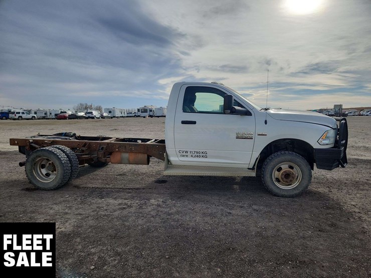 2017-ram-3500-4x4-s/a-cab-&-chassis-image-21