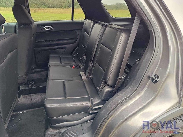 2016-ford-explorer-image-14