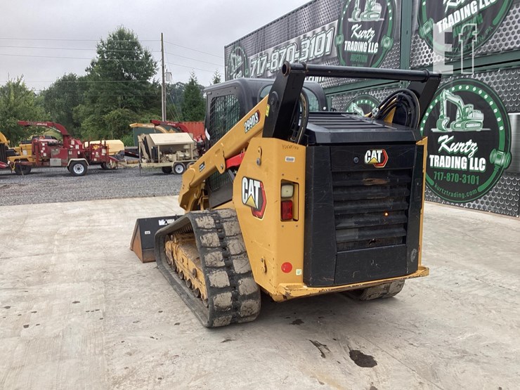 2021-caterpillar-299d3-image-2