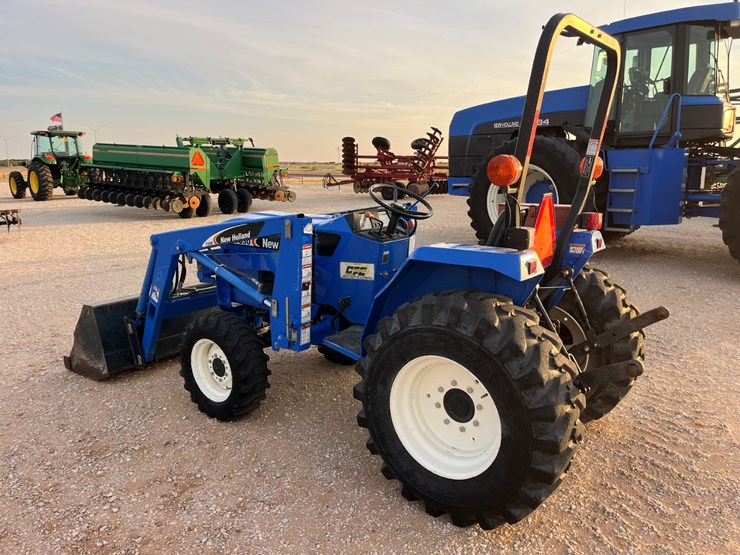 new-holland-tc30-image-9