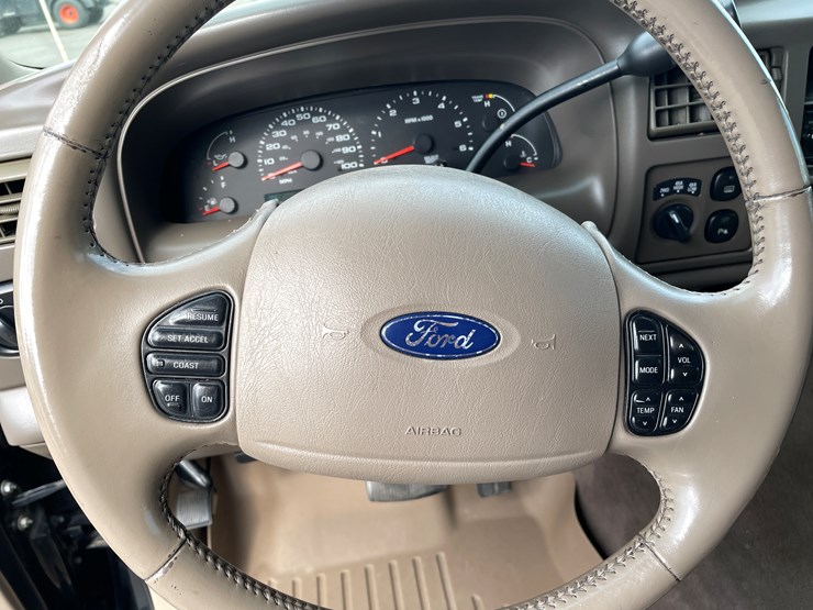 2003-ford-excursion-image-79