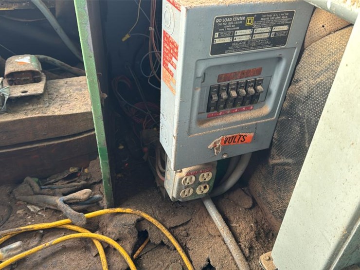 #115-•-debarker-cab-image-14