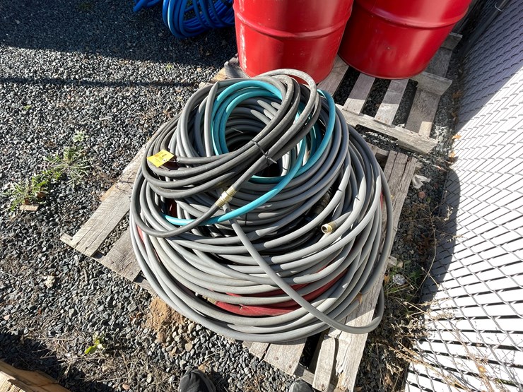 #5698-•-pallet-lot-of-garden-hoses-image-4