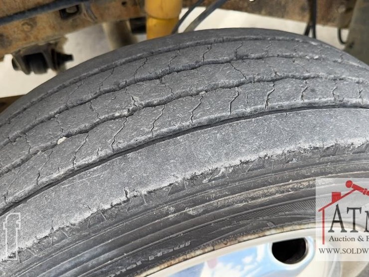 2002-ford-f550-image-19