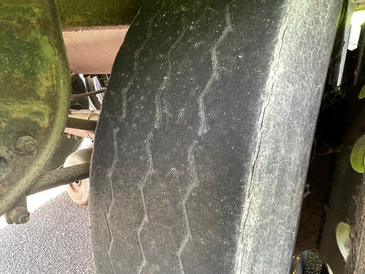 1996-utility-53'-image-28