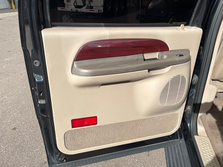 2003-ford-excursion-image-58