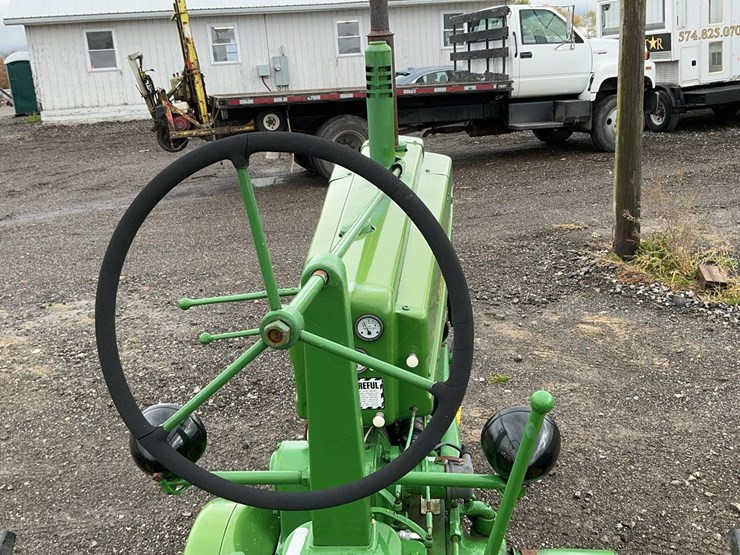 john-deere-b-image-24