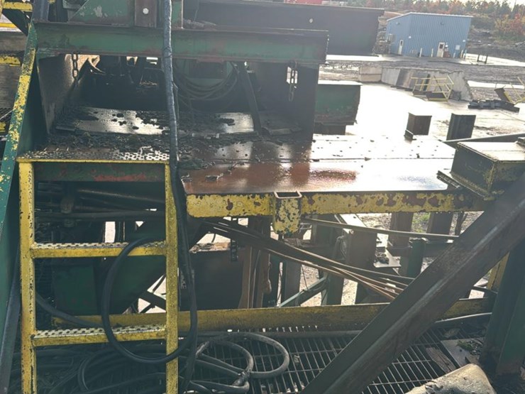 #116-•-debarker-frame-with-hyd.-unit-and-gearboxes-image-5