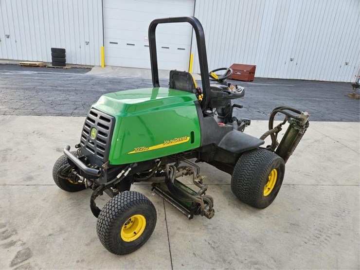 john-deere-3225c-image-17