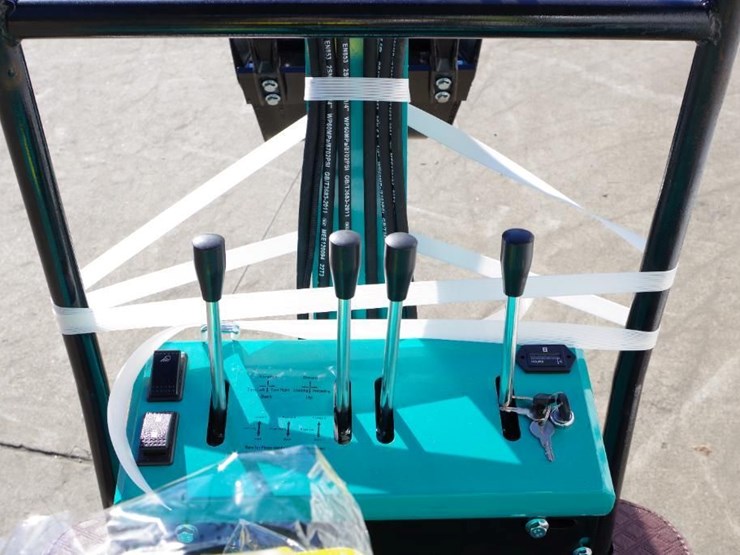 2025-cfg-industrial-mh12-(z)-mini-excavator,-zonsen gasoline-engine,-unused-image-5