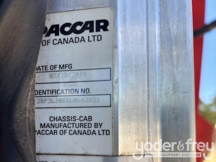 2020-peterbilt-348-image-11