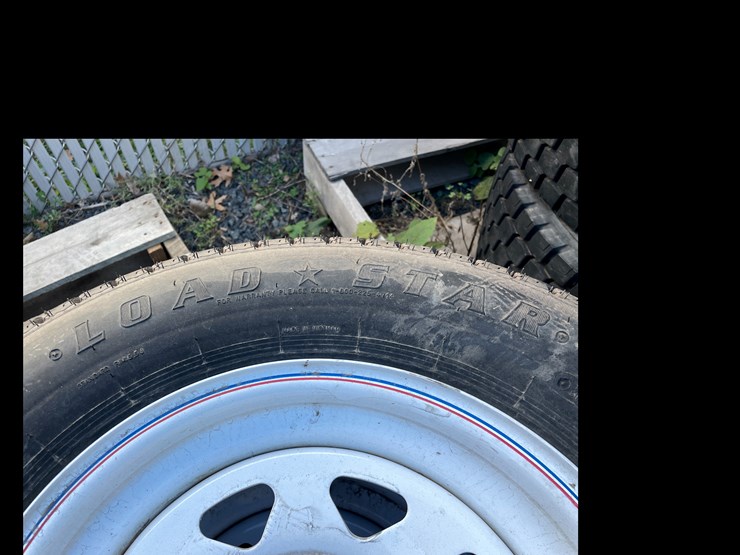 #5704-•-(2)-st205/75d15-tires-on-5-bolt-rims-image-7