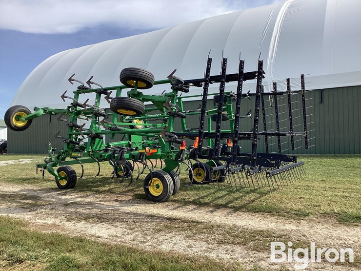 2010-john-deere-2210-image-7