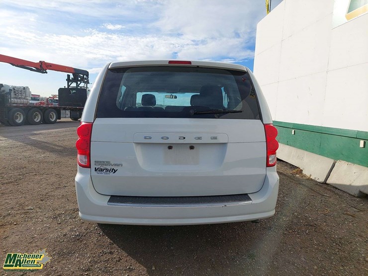 2016-dodge-grand-caravan-image-5