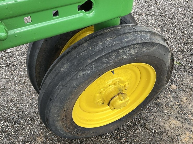 john-deere-b-image-32