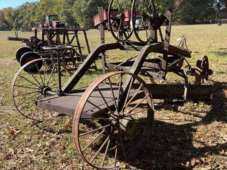 pull-type-road-grader,-steel-wheels-image-5