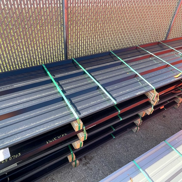 #14105 • 28 Gauge Painted R Panel Profile Steel Siding (O6)