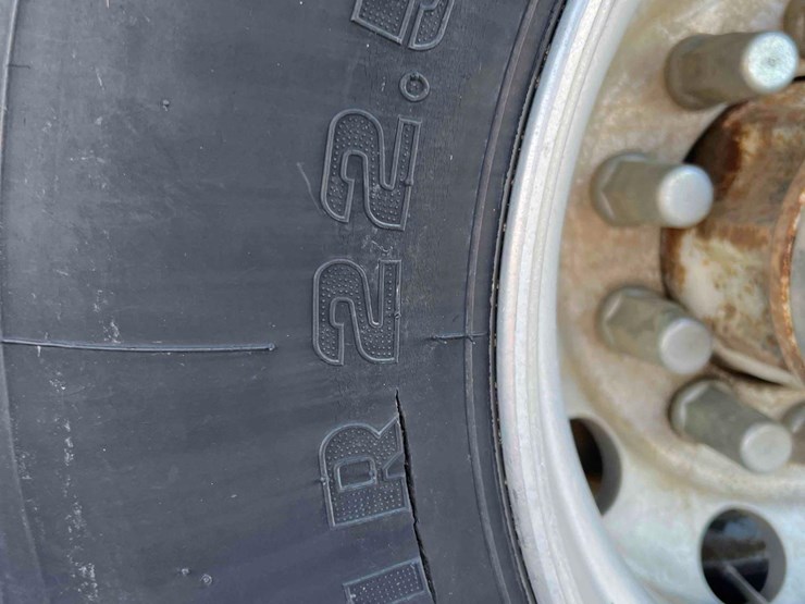 1996-peterbilt-378-image-37