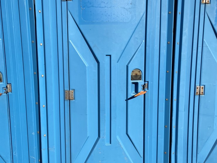 #5665-•-satellite-ind.-inc.-porta-potty-image-1