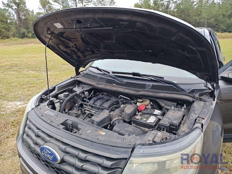 2016-ford-explorer-image-10