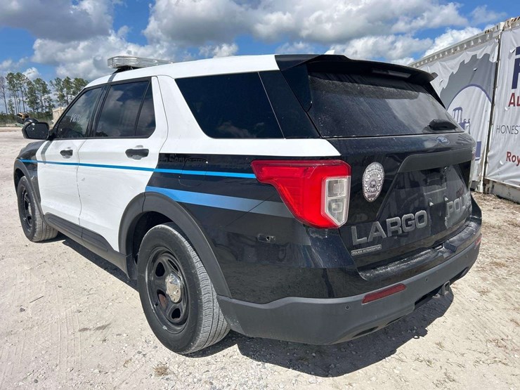 2020-ford-explorer-image-4