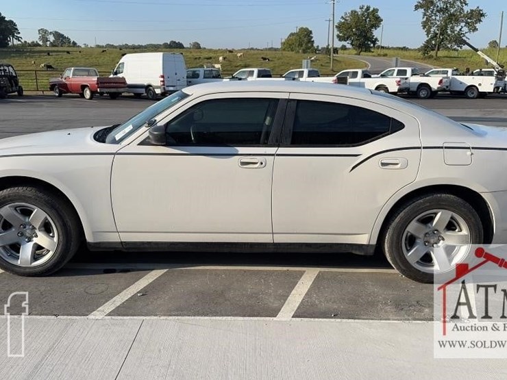 2010-dodge-charger-image-6