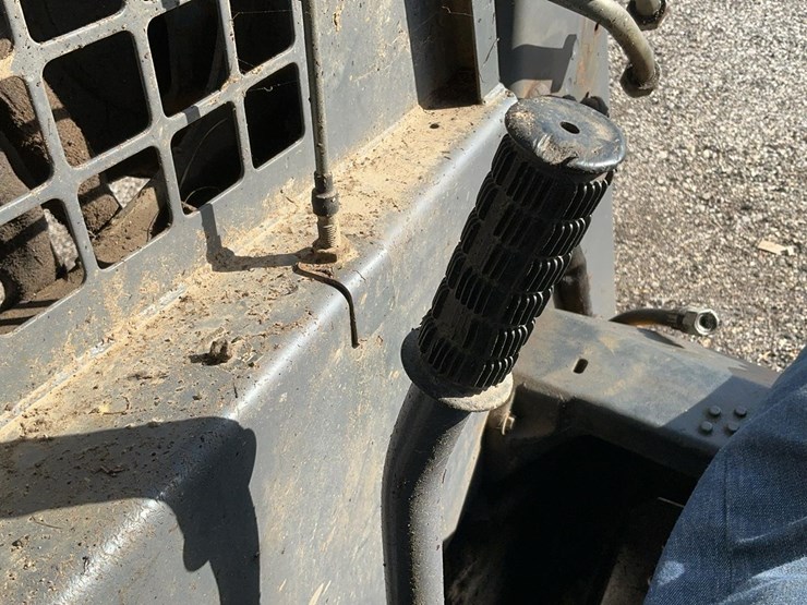 new-holland-ls190-image-51