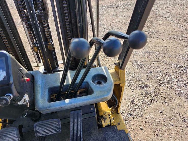 caterpillar-30-warehouse-forklift-image-14