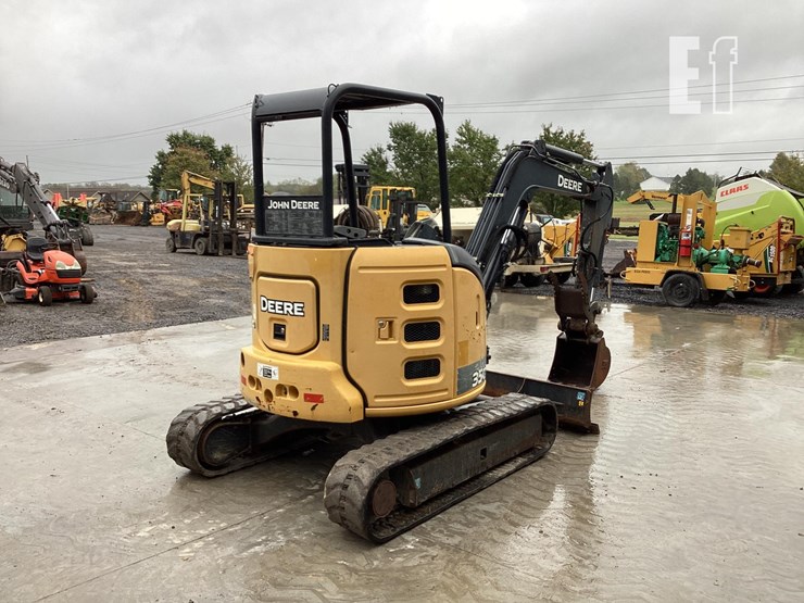 2015-deere-35g-image-4