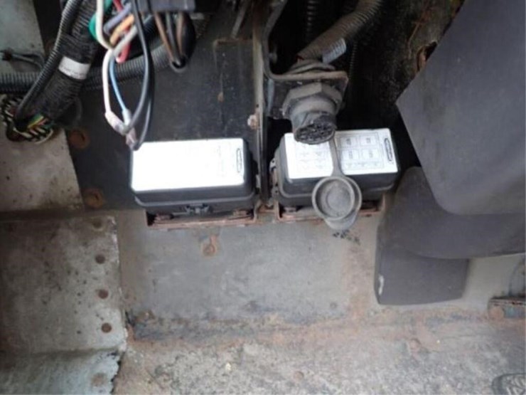 2015-freightliner-mt55-image-22