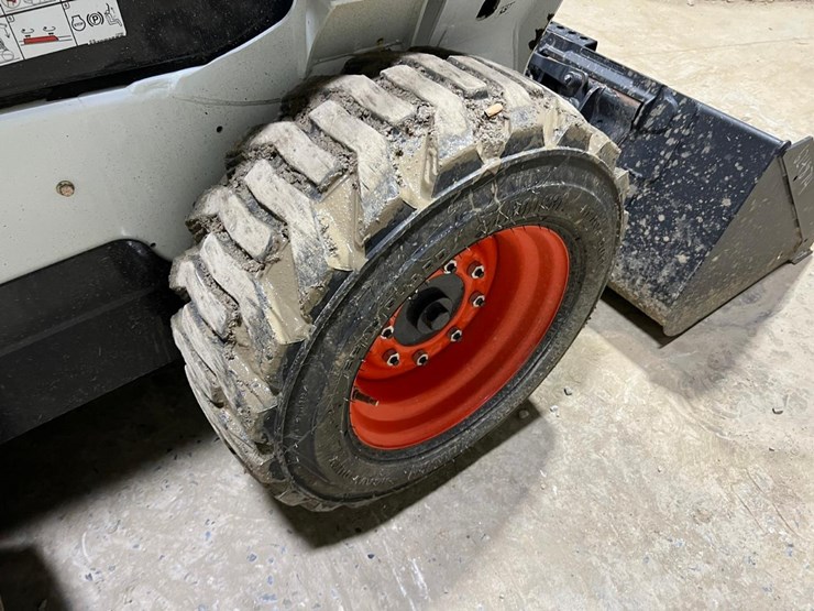 2021-bobcat-s590-image-16