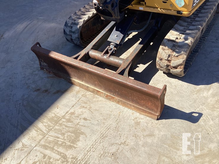 2020-deere-35g-image-11