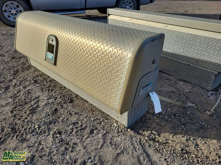 truck-bed-tool-box-67inch-image-7