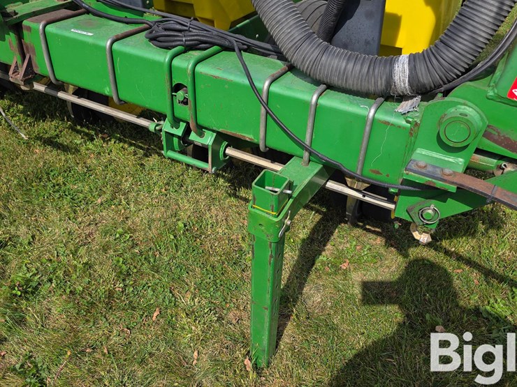 john-deere-7300-image-10