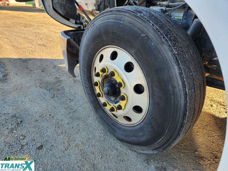 2020-peterbilt-579-image-13