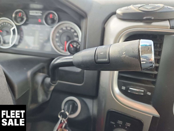 2016-ram-2500-slt-image-26