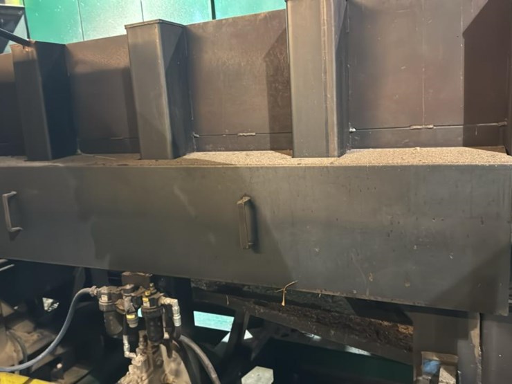 #112-•-roller-belt-conveyor-image-4