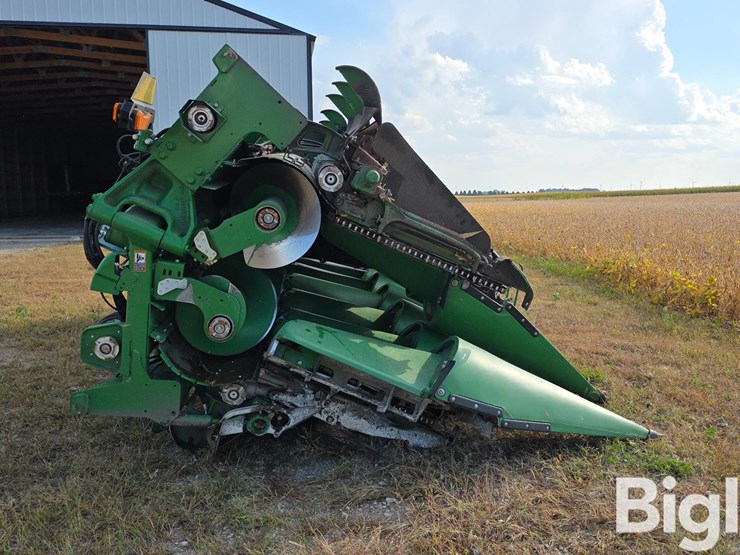 2023-john-deere-c12f-image-4