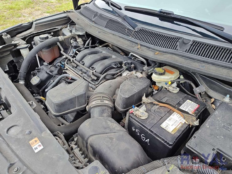 2016-ford-explorer-image-18