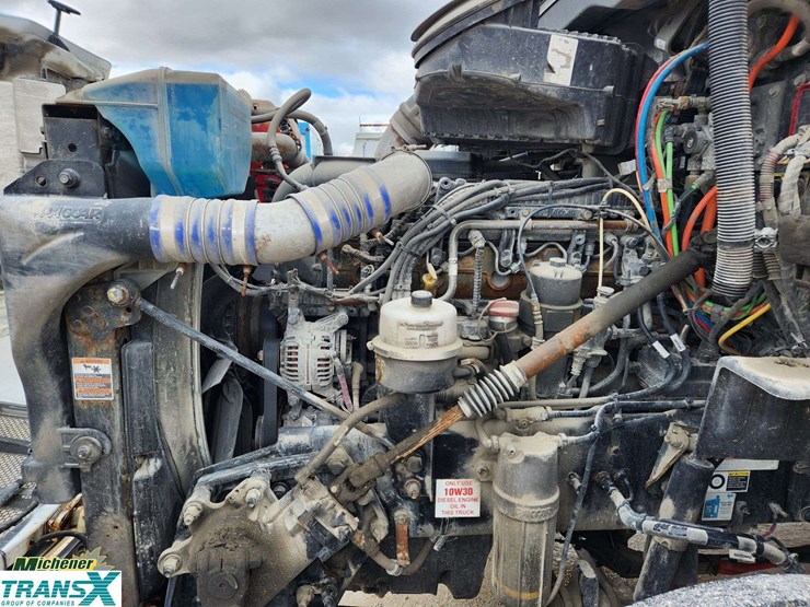 2018-peterbilt-579-image-23