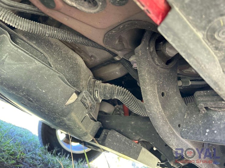 2019-toyota-rav4-le-image-19