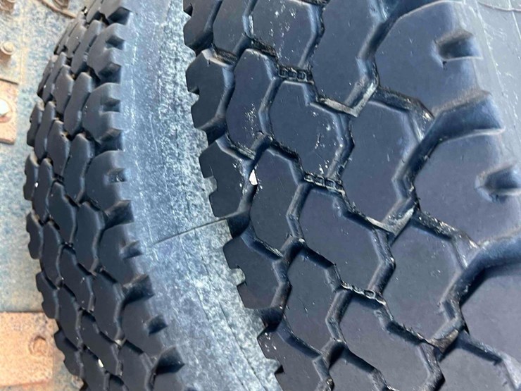 1996-peterbilt-378-image-35