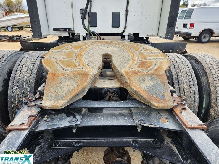 2019-peterbilt-579-image-9