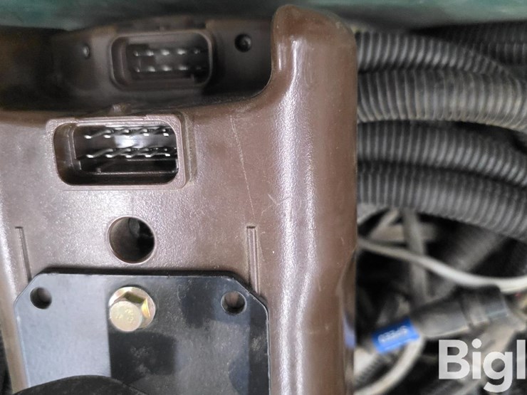 john-deere-brown-box-green-star-display-image-12