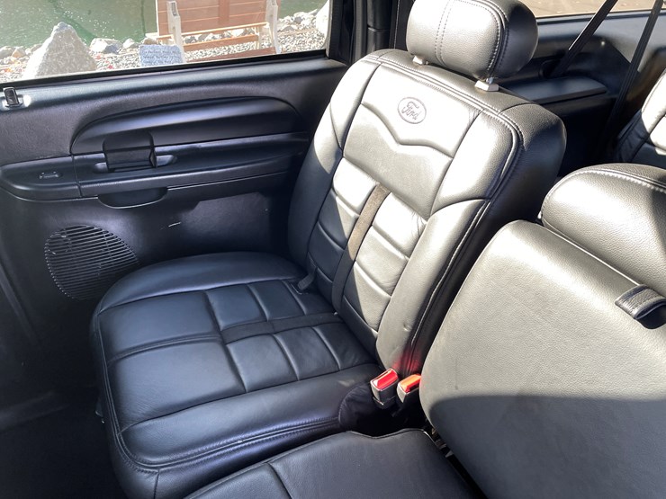 2004-ford-excursion-limited-image-60