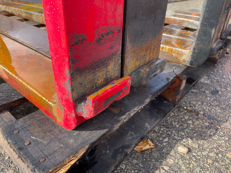 #14069-•-(2)-60"-forks-(o10)-image-5