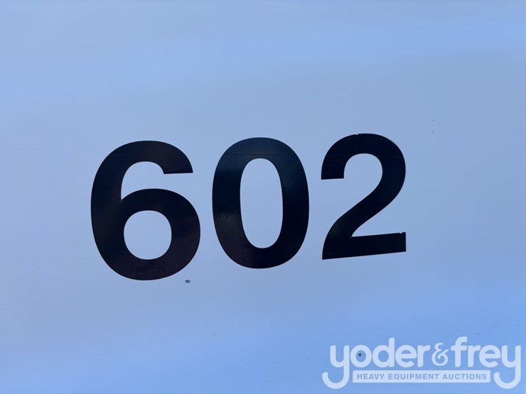 2003-mack-cv713-granite-image-12